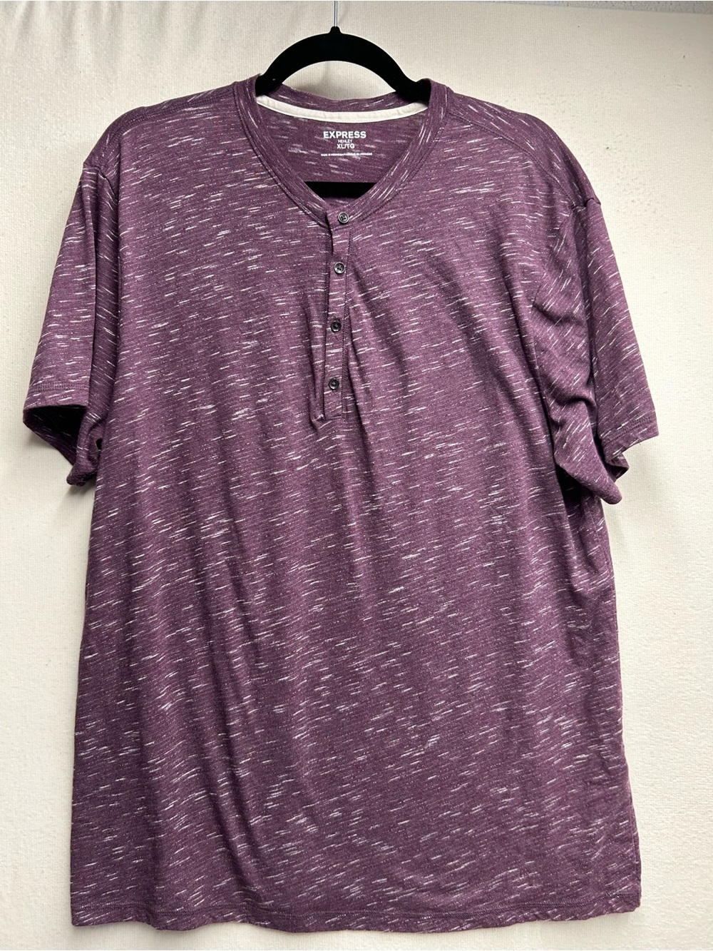 Express Men’s Heathered Plum Short Sleeve Henley Shirt